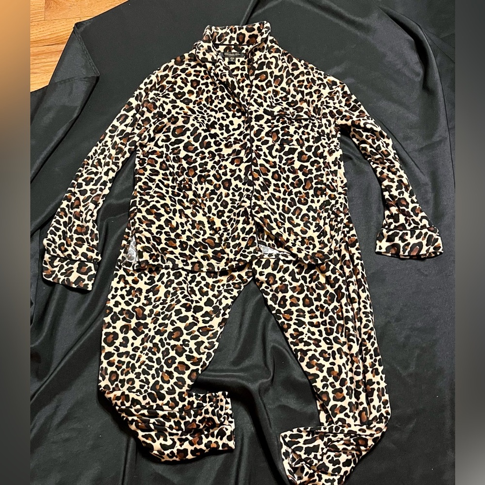 Donna Karan Velour Leopard Print Pajama Set Medium NWOT Cozy Loungewear Mob Wife
